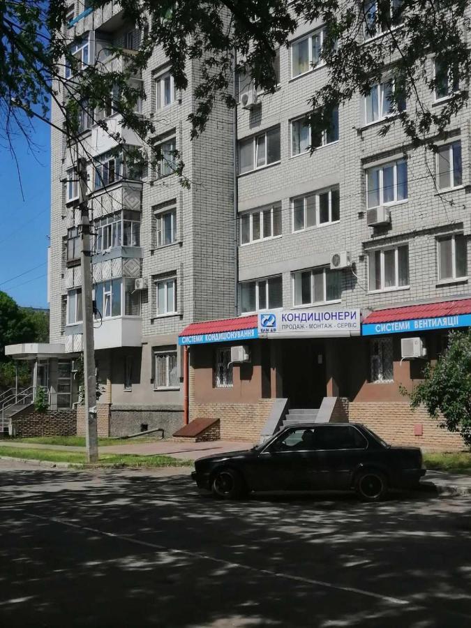 Апартаменты На Победы 25 Kremenčuk Esterno foto